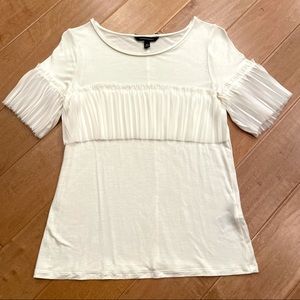 Banana Republic Women’s White Pleated Short Sleeve T-Shirt Size XS
